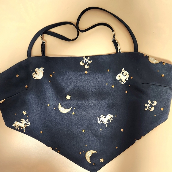 Forever 21 Tops - Forever 21 triangle cami top with zodiac